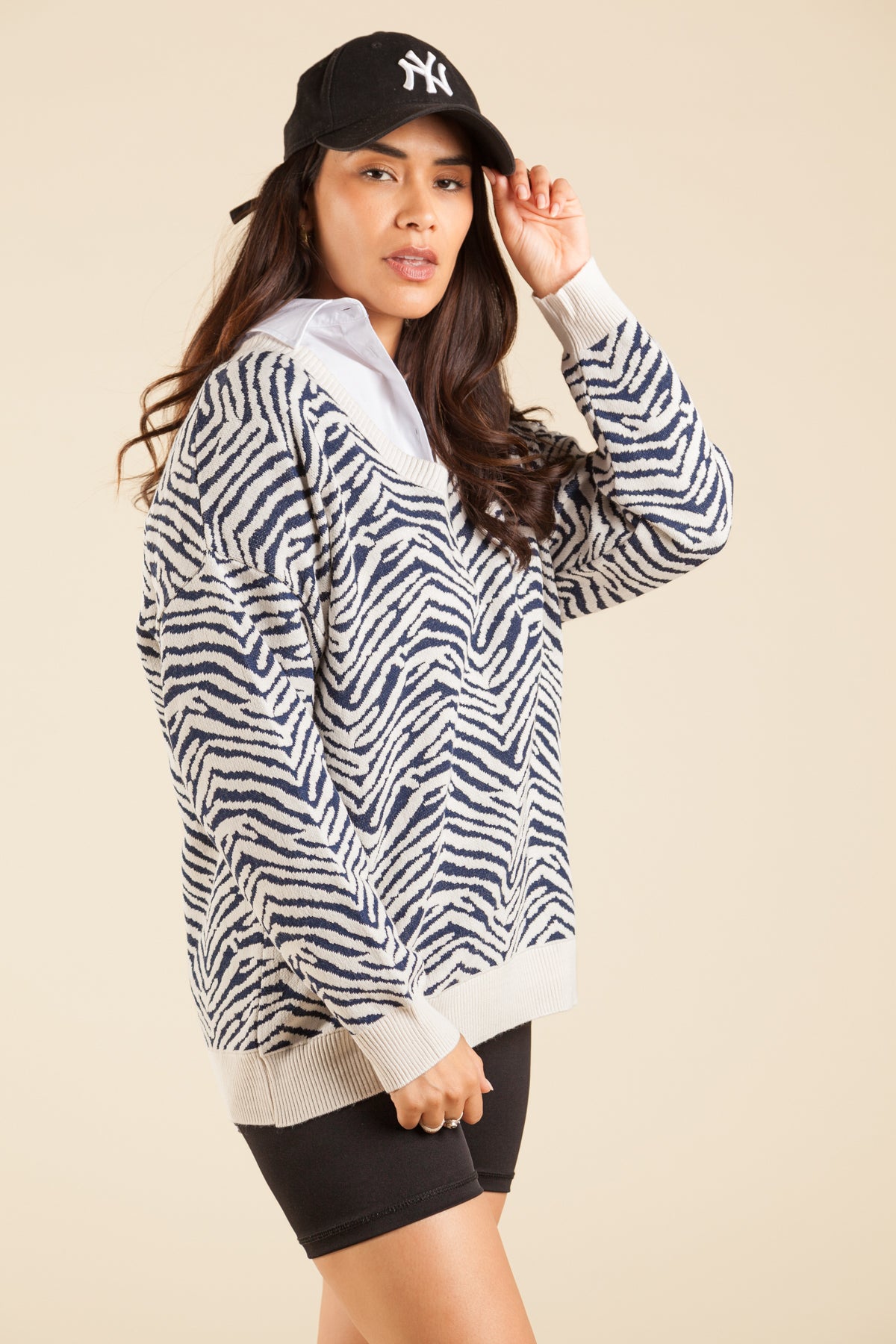 SWEATER: T2210064